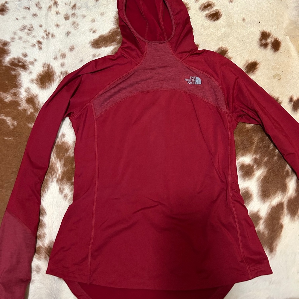 The North Face Women’s Red Flash Dry Hooded Top Size M
